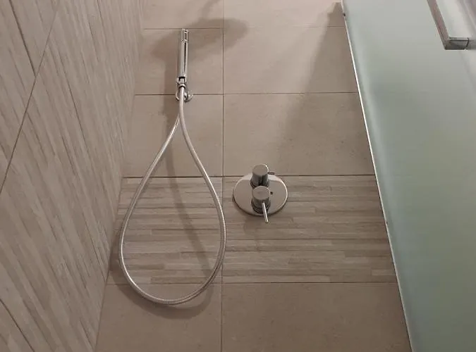 The Shell 招待所 3*